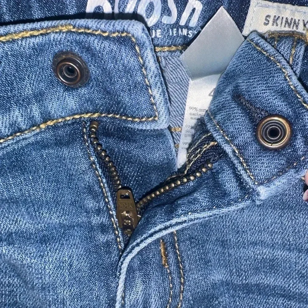 OshKosh Bgosh kids skinny blue jeans size  4t. Adjustable waist